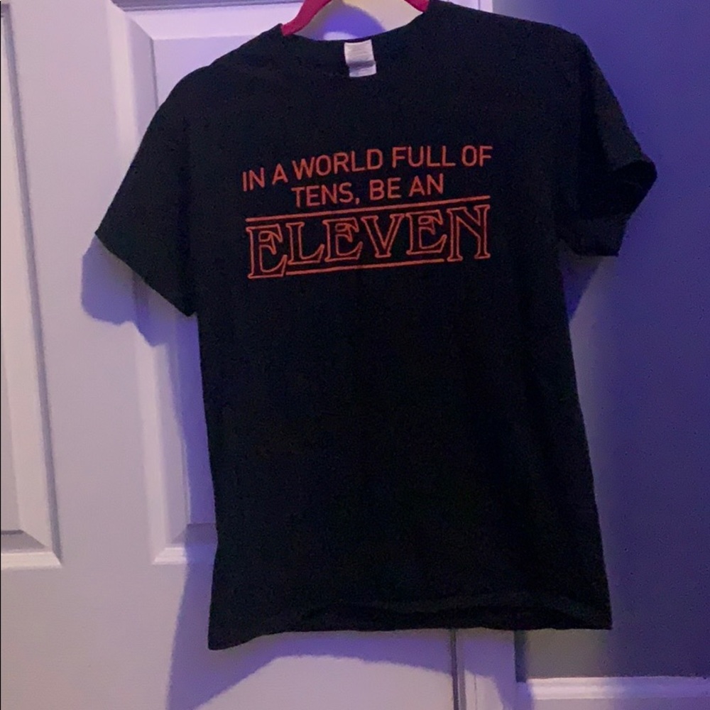 Stranger things women’s S tee